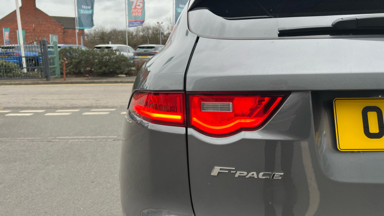 Jaguar F-Pace 2.0d [240] R-Sport 5dr Auto AWD Diesel Estate